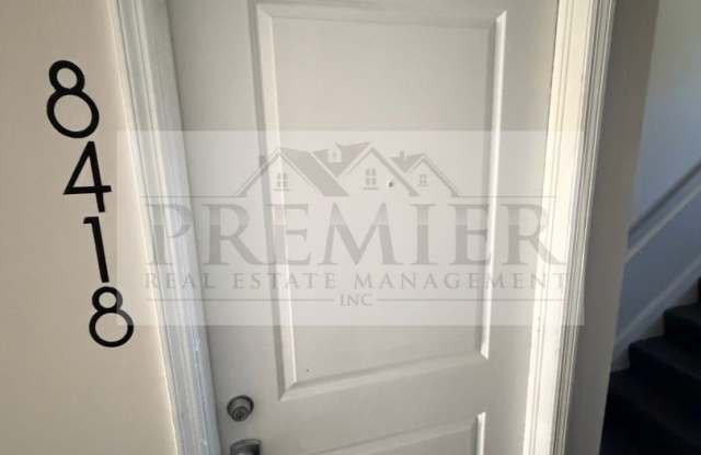 8418 Travis Lane Overland Park KS - Rent 1700 - 3 bed / 1 bath apartment - with open garage space / storage / washer / dryer Gallery 2