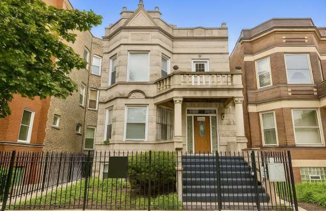 6130 S Rhodes Street unit: 2 photos photos