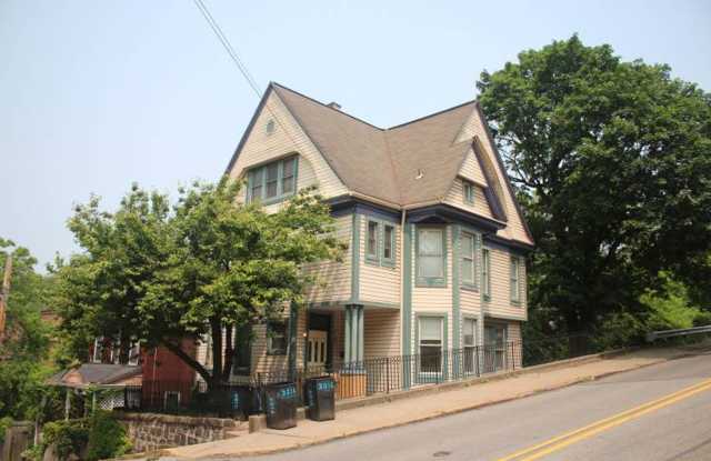 2-BR in Turtle Creek - Income-restricted photos photos