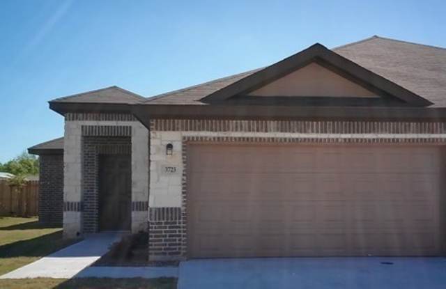 Beautiful 3 Bedroom Duplex Located in Waco, Texas! photos photos