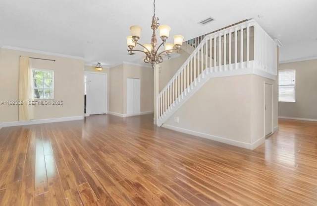 168 Canterbury PL photos photos