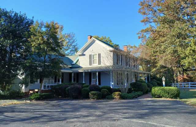 1920 Kelly Road Gallery 3