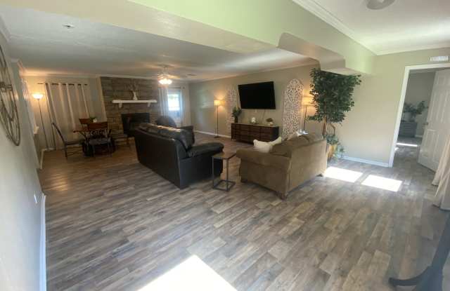 461 Crewlake Loop Gallery 1
