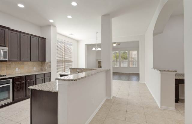 5112 Datewood Lane Gallery 2