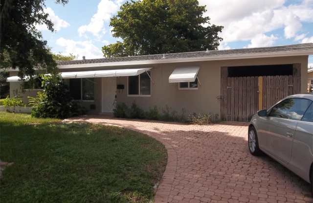 1325 SE 1st Ter photos photos