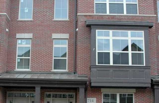 Beutiful 3 bed 2.1 bath Townhome photos photos