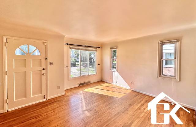 Great Location Oak Park Completely Remodeled 3 Bedroom Home Gallery 4