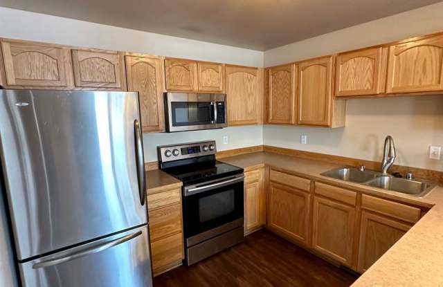 Spacious  Updated Townhome in Broadwater Court! photos photos