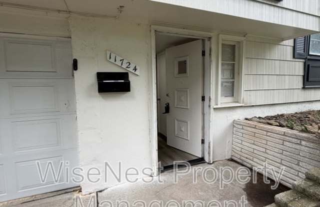 11724 Fremont Avenue Gallery 4