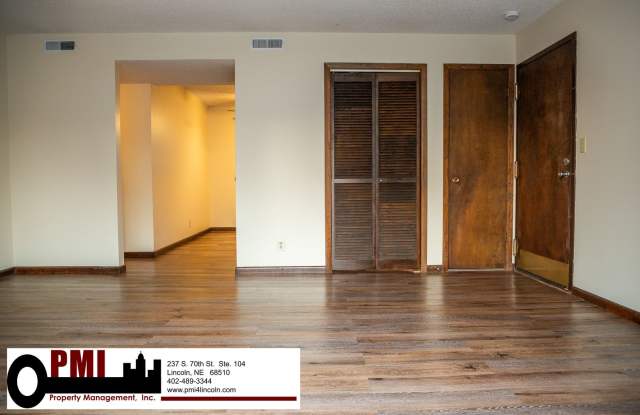 2 Bedroom and 1 Bathroom Apartment Available For Rent! photos photos