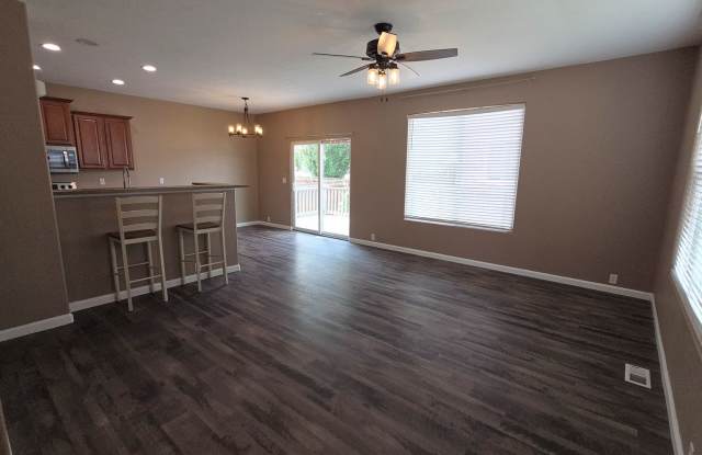 11844 Pei Grove - Courtyards at Woodmen Hills - 3 Bed/ 2.5 Bath/ 2 Car Garage Gallery 4