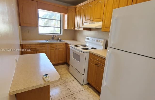 7646 Abbott Ave - 7646 Abbott Avenue, Miami Beach, FL 33141