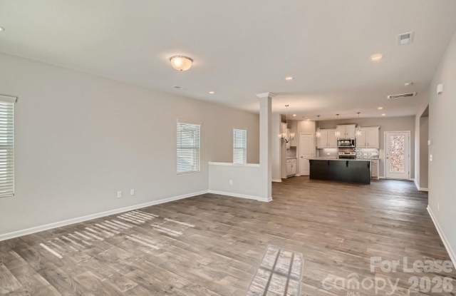 170 Fairfield Drive Gallery 3