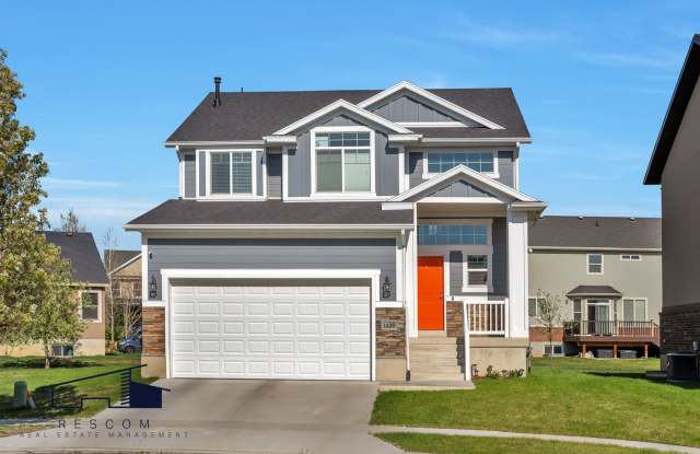Immaculate 3-bedroom, 3.5-bathroom home for lease in Syracuse! photos photos