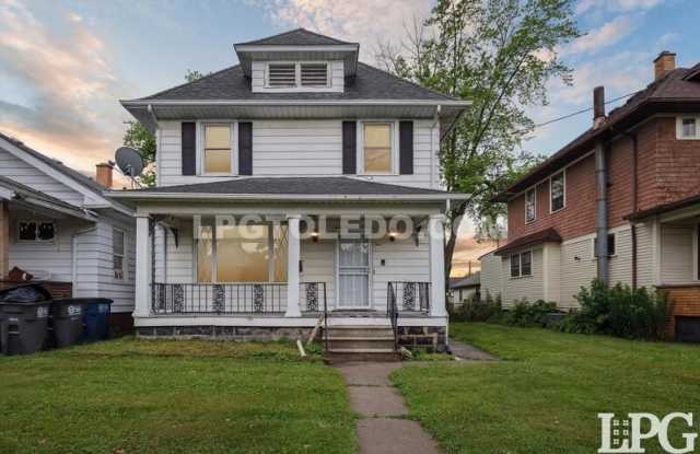 322 Valleywood Dr photos photos