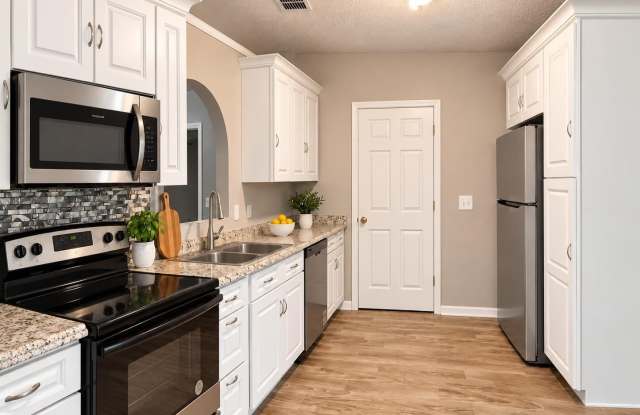 2715 LANTANA LAKES Drive E Gallery 2