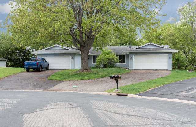 10470 Colorado Cir - 10470 Colorado Circle, Bloomington, MN 55438