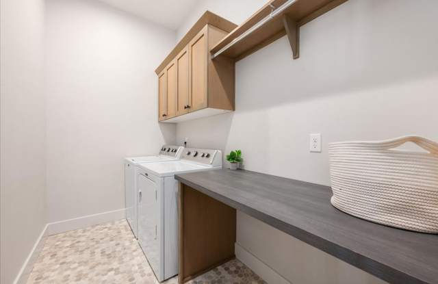 3 Bedroom. 2.5 Bathroom House in Nampa photos photos