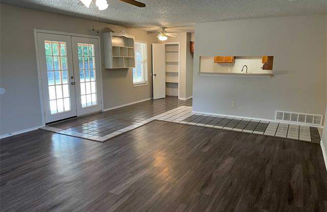 7245 Windcrest Lane Gallery 2