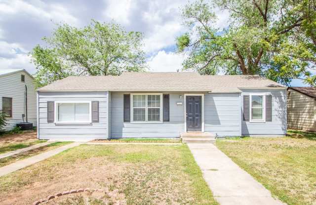 Updated 3/1 in Central Lubbock!! photos photos