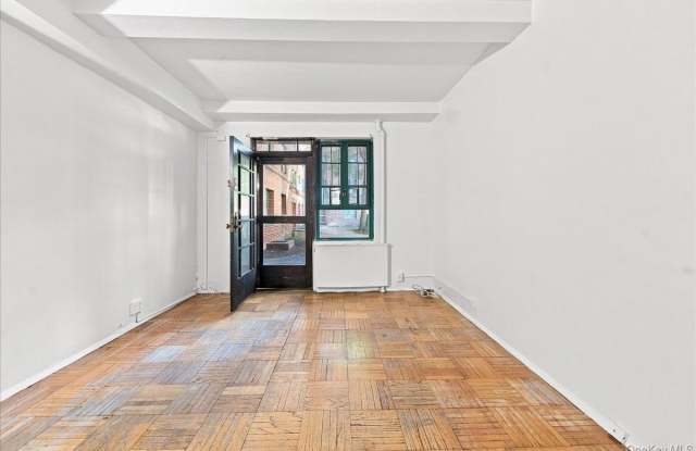 1589 Unionport Road Gallery 2