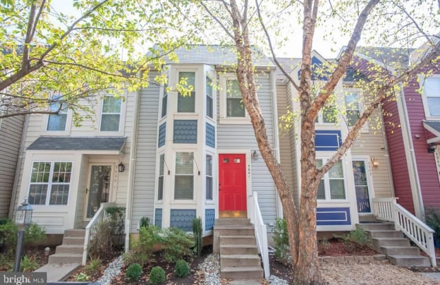 5941 DUNGENESS LN - 5941 Dungeness Lane, Kingstowne, VA 22315