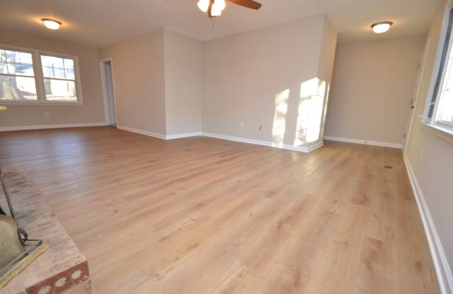 110 Coorsdale Dr Gallery 3