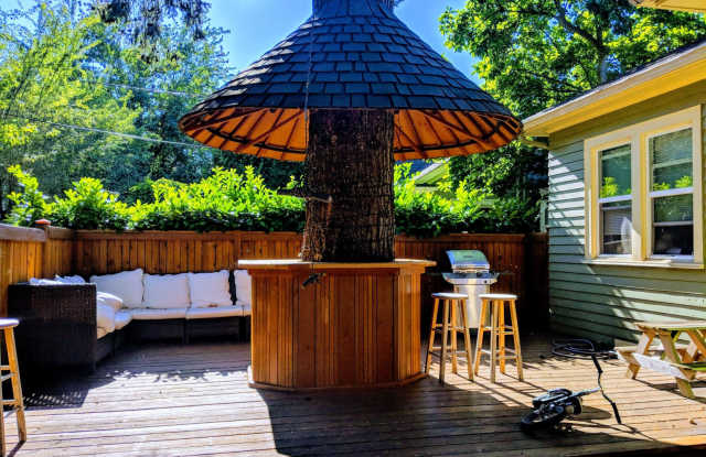 12 Florentia St - 12 Florentia Street, Seattle, WA 98109