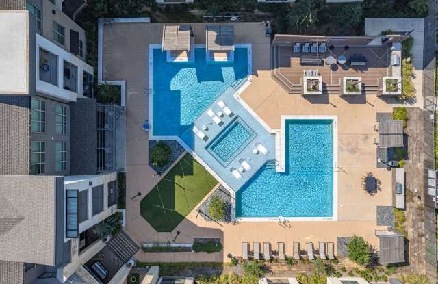 Hunters Creek Apartments Gallery 2