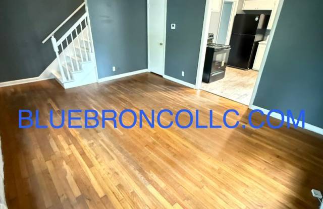 Charming unit with nice updates and fresh paint for a great price Gallery 2