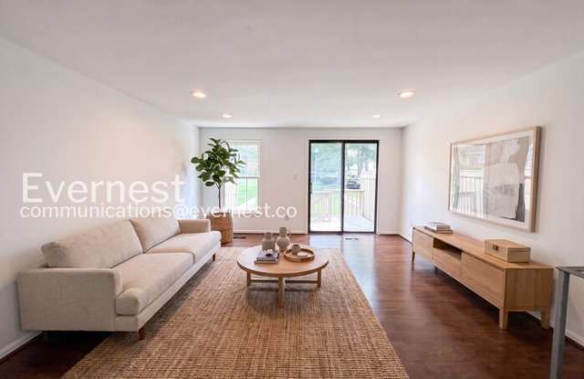 20564 Strath Haven Drive Gallery 2