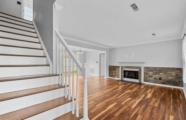 332 Brookside Court Gallery 4
