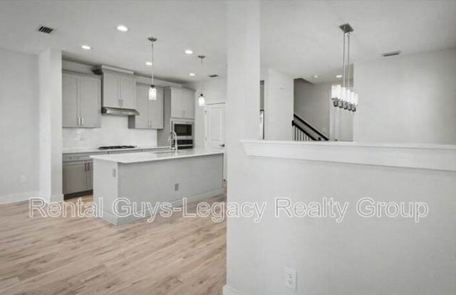 409 Crestview Drive Gallery 4
