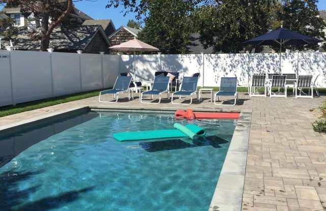 35 Bristol Place - 35 Bristol Place, Bay Head, NJ 08742