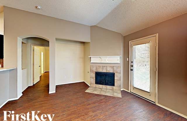 516 Pineview Lane Gallery 3