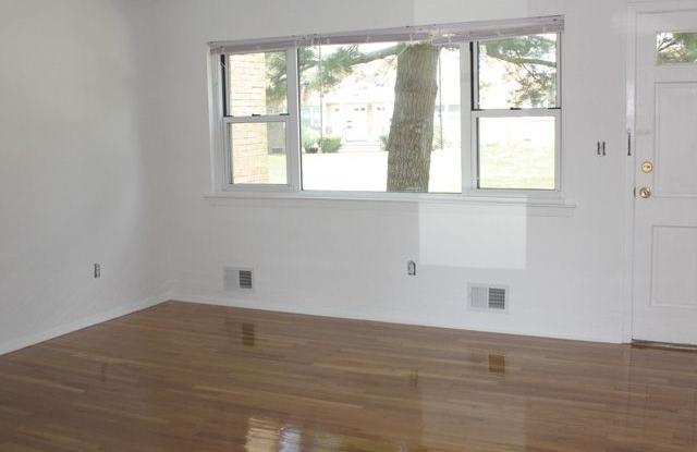 Carlton Club Apartments Gallery 3