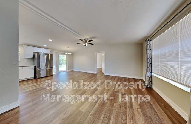 13426 Tyringham St Gallery 4