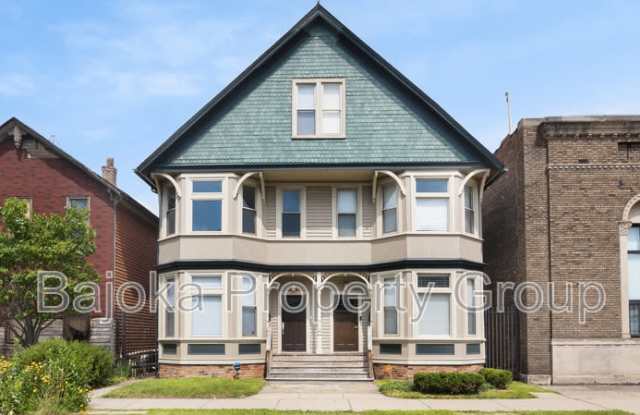 1510 Trumbull photos photos