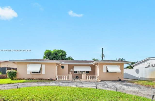 1132 NW 76th Ave photos photos