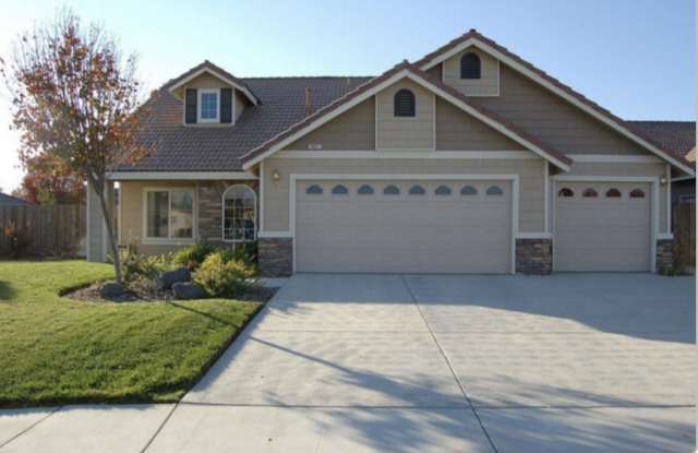 445 S 19th Ave - 445 South 19th Avenue, Lemoore, CA 93245