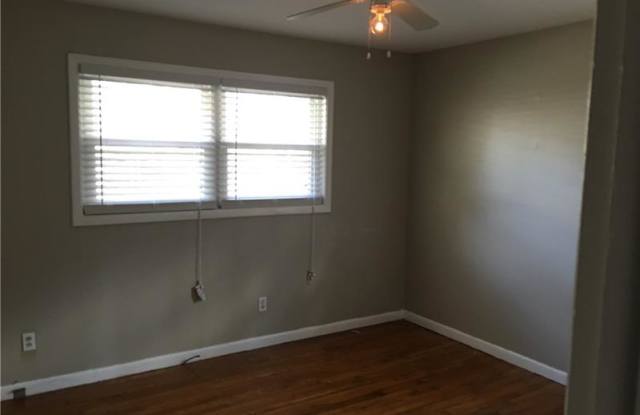 1108 Arlington Parkway NE Gallery 4