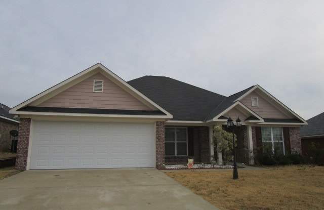 Welcome to Yorktown Subdivision! Fall in Love with Where You Live. - 385 Lee Road 2141, Lee County, AL 36870