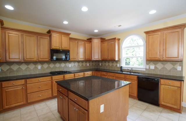 208 Creststone Drive Gallery 2