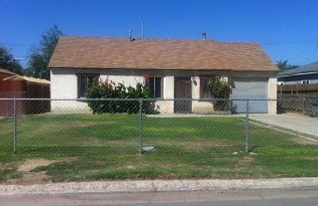 3 bd 1 bath Southeast 93307 Mt. Vernon  Virginia Area $1350+$1350 - 408 Hayslett Avenue, Kern County, CA 93307
