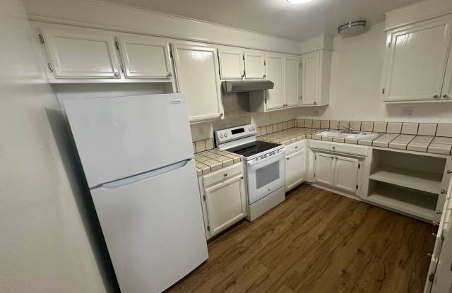 Spacious 3-Bedroom Home with Large Yard, 2-Car Garage & Modern Updates! Gallery 3