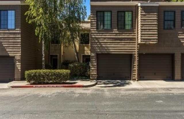 Gorgeous Two-Bedroom Condo with Golf Course Views in San Ramon! - 330 South Overlook Drive, San Ramon, CA 94582