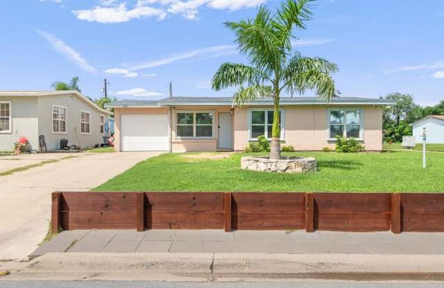 221 Adams - 221 West Adams Street, Port Isabel, TX 78578