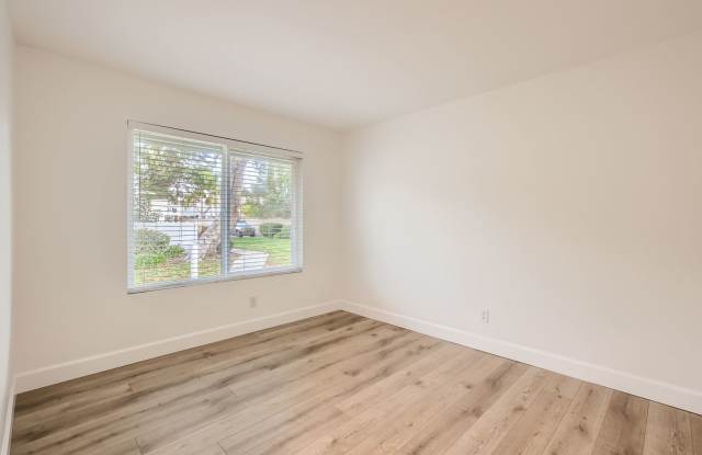 Recently Renovated!! - 3 Bedroom/2 Bath First floor corner unit with 2 car garage and A/C!!!  Gallery 4