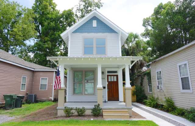 2 BED | 2 BATH | GATED BACKYARD | MIDTOWN photos photos