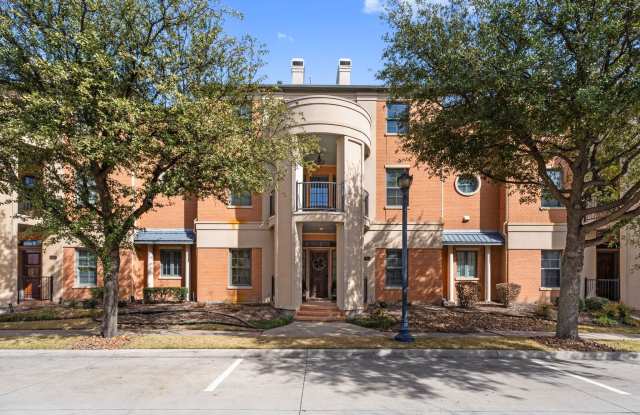 8444 Library Street Gallery 2